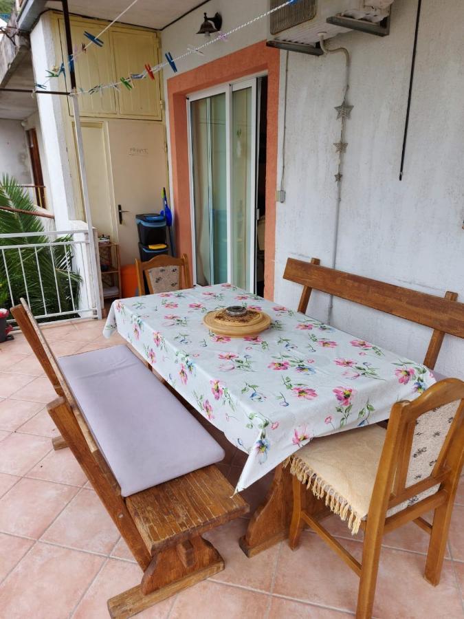 Apartman Gabriel Podgora Exterior foto
