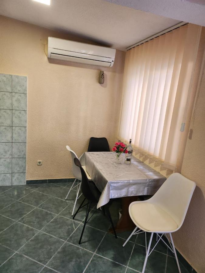 Apartman Gabriel Podgora Exterior foto