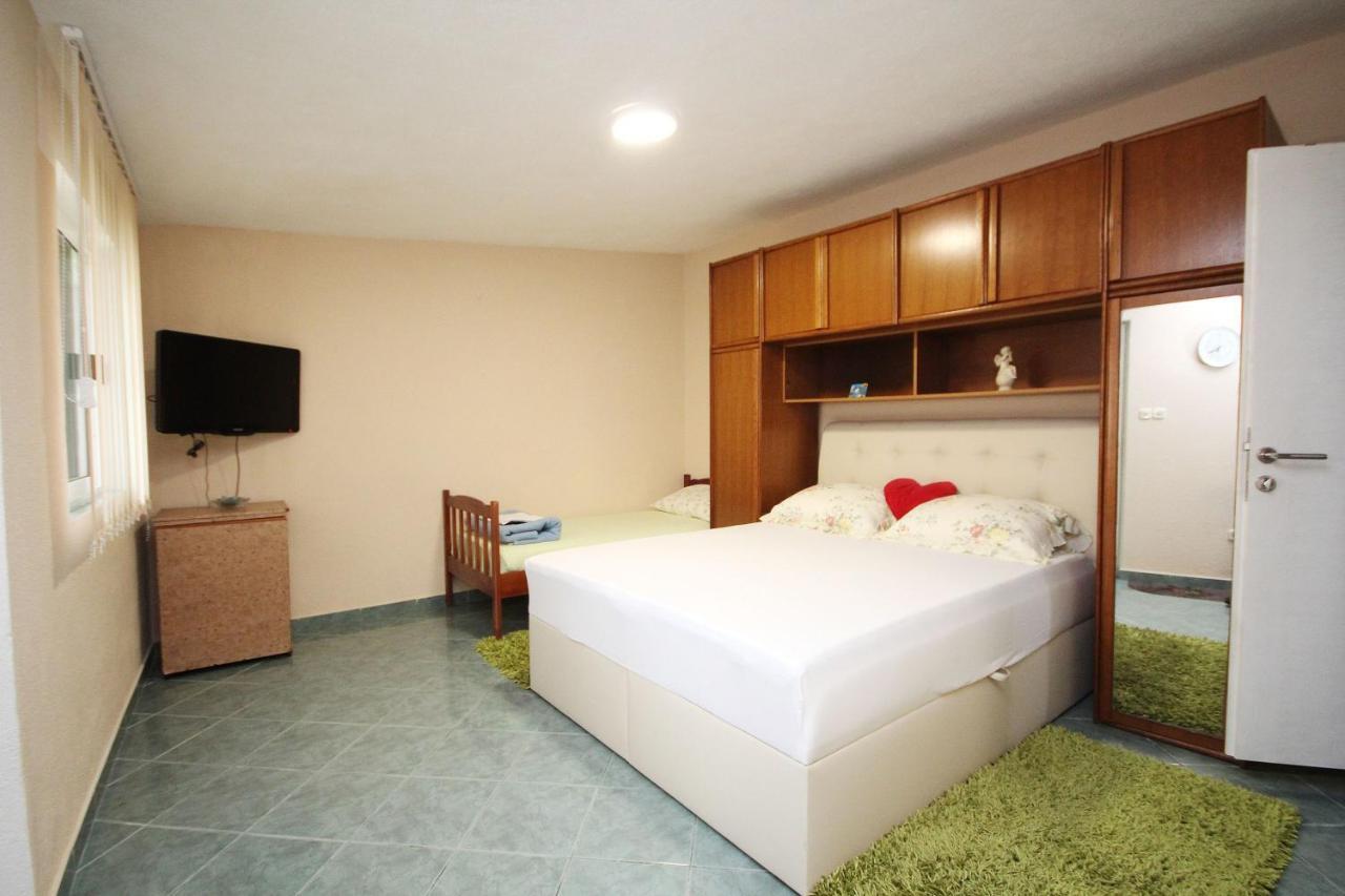 Apartman Gabriel Podgora Exterior foto